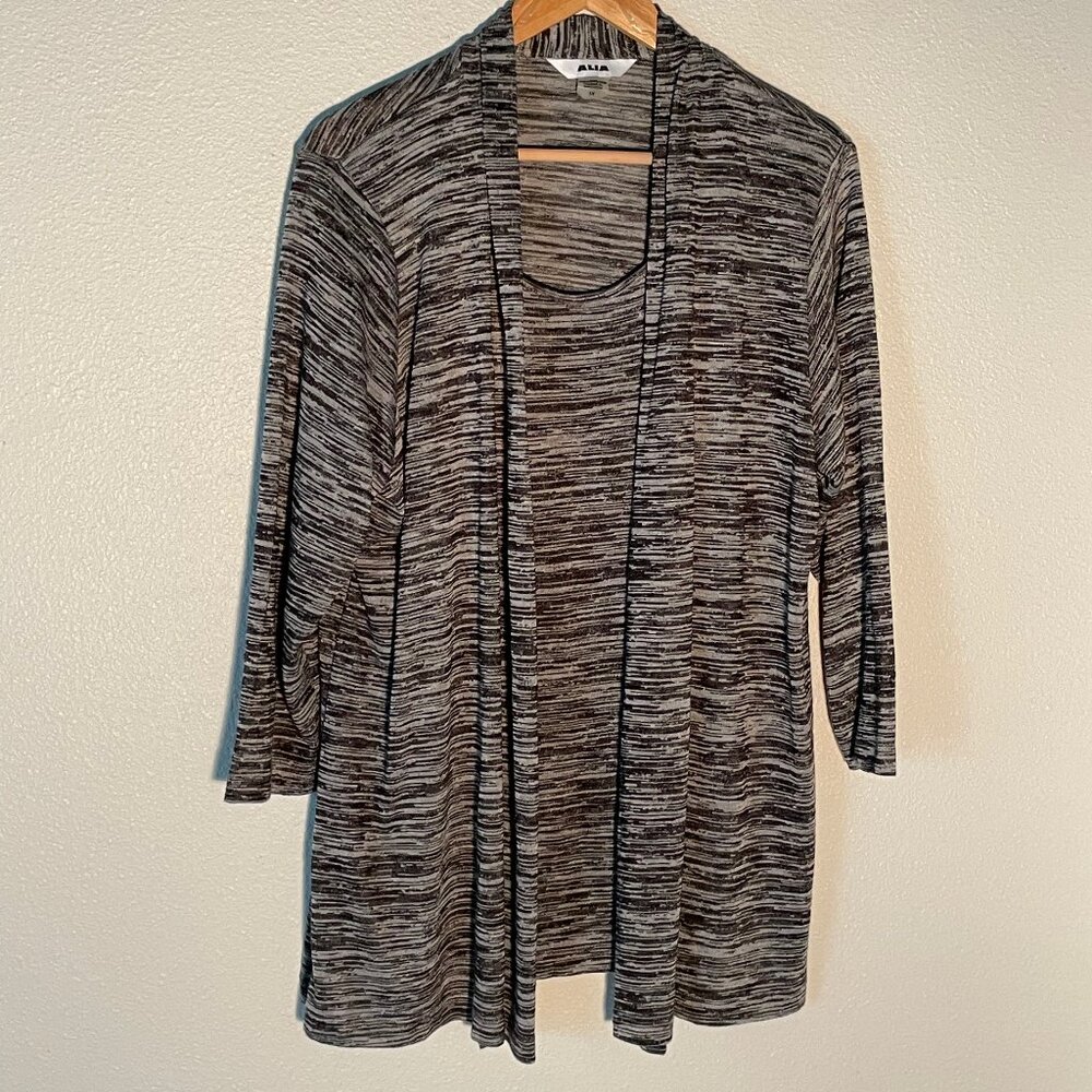 Alia cardigan with attached‎ shell, one piece, size 1X